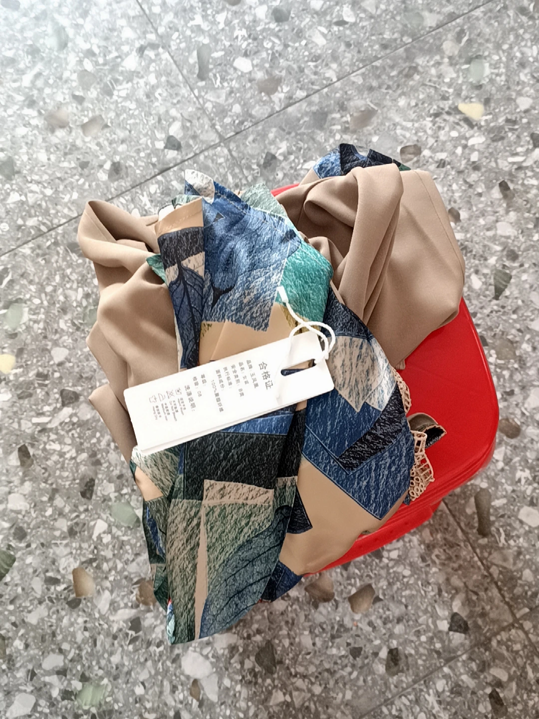 Product Review of Đồ bộ in hoa trung tuổi nữ mặc nhà, nhiều màu, nhiều hoạ tiết nổi bật Women Quần Ngủ Áo Ngủ Pijama lụa from M** B** 🧚**️ 0
